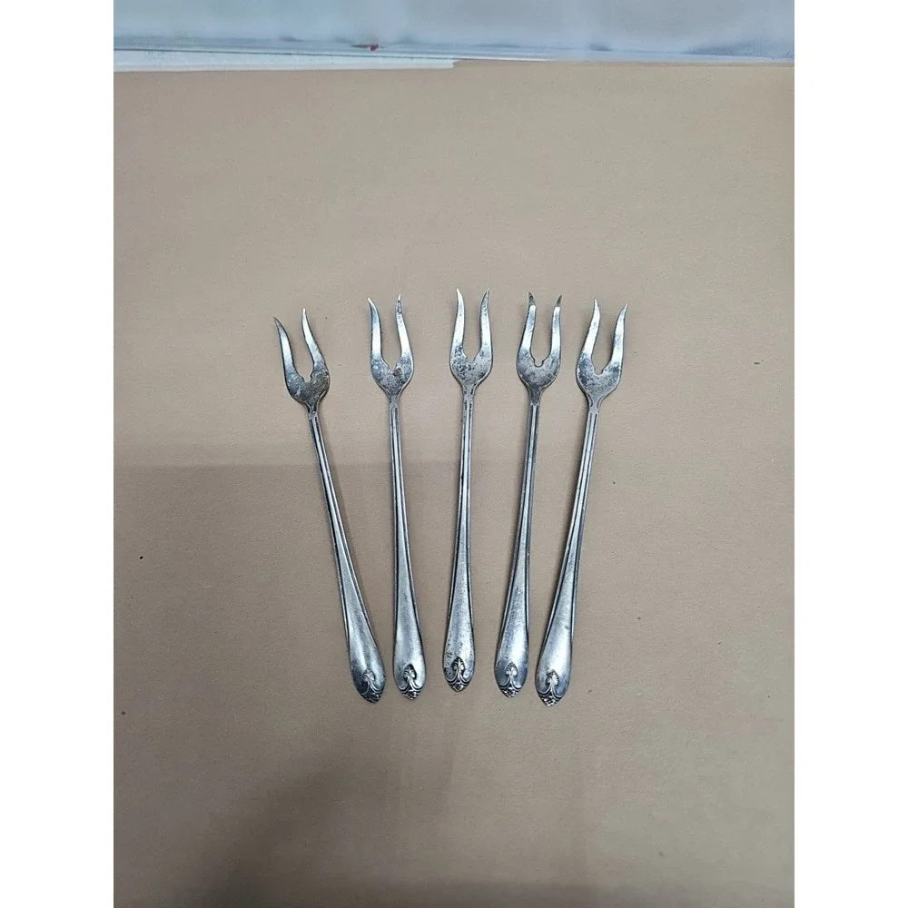 Set of 5‎ VTG Wm Rogers Mfg Co Original Rogers Silverplate Pickle Cocktail Forks